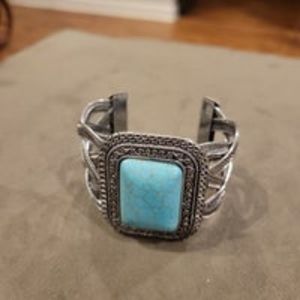 Silver Toned Turqoise Colored Bracelet